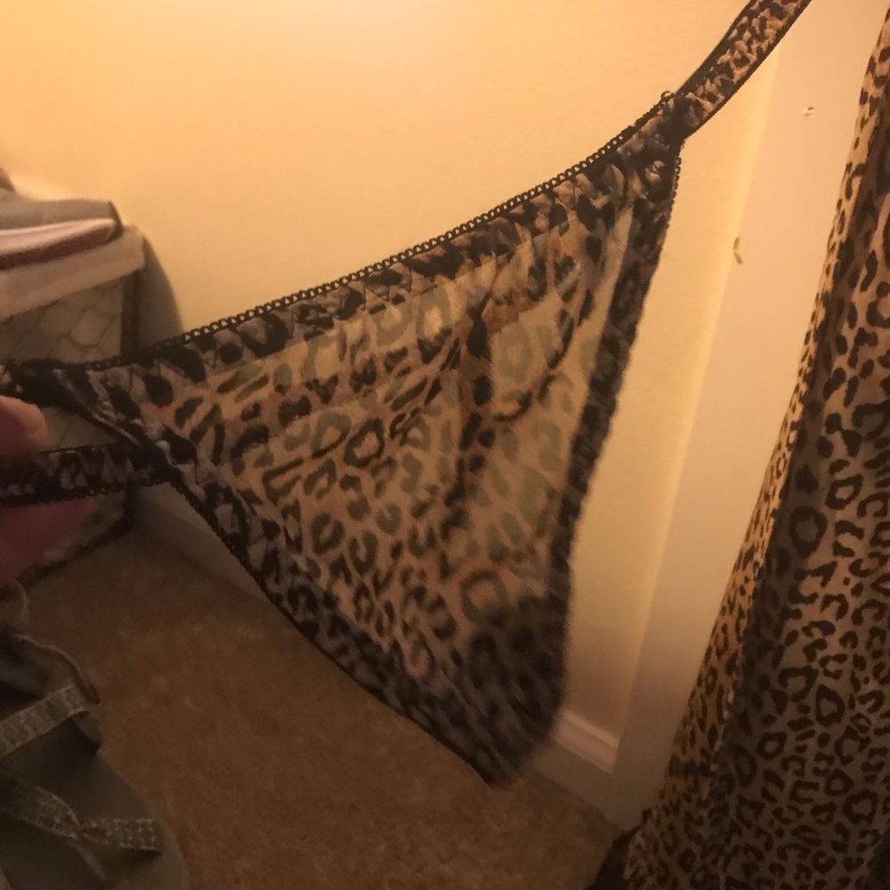 Lingerie - Picture 2 of 5